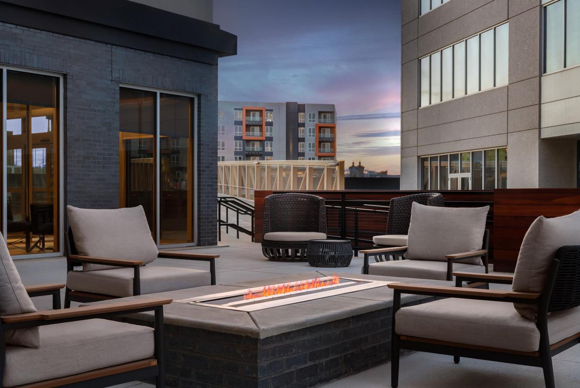 Homewood Suites By Hilton Newport Cincinnati エクステリア 写真
